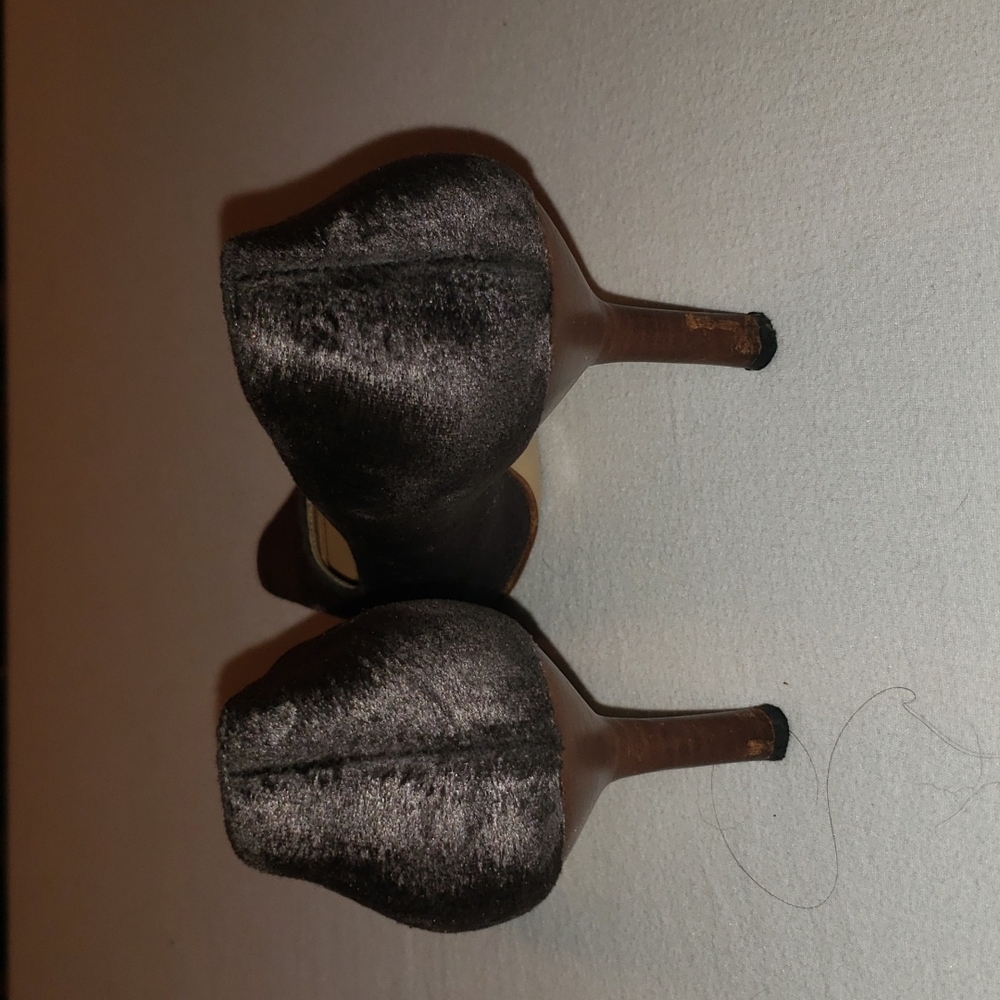 GUCCI Vintage Dark Grey Pony Hair Pumps with Wooden Heel - Picture 8 of 11